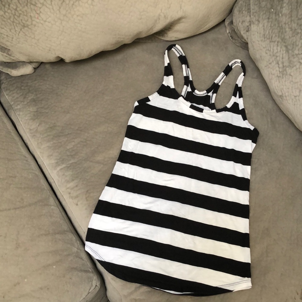 Lululemon tank size 2